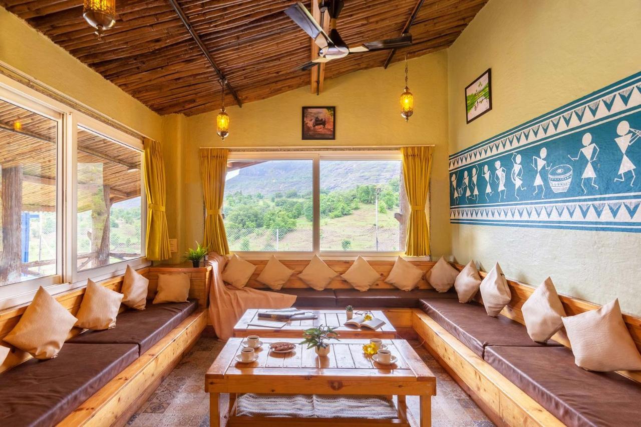 Stayvista'S Ficus Farms - Mountain-View Haven With Rustic Artsy Interiors, Outdoor Pool, Glasshouse, Home Theatre & Karaoke Delight Igatpuri Exterior foto